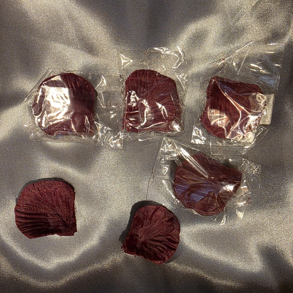 Elegant Burgundy Silk Rose Petals - Picture 4 of 4